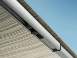 Thule Omnistor 1200 350 Mystic Grey Zakluifel 12 Thule Omnistor 1200 350 Mystic Grey Zakluifel -Buiten Kamperen 377201 377201 images other thuleomnistor1200 buckle1 2 ecommerce 10