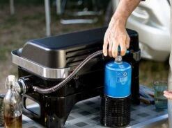 Campingaz Attitude 2go CV Gasbarbecue -Buiten Kamperen 590056 590056 images other campingaz attitude 2go cv grijs gasbarbecue 5 ecommerce