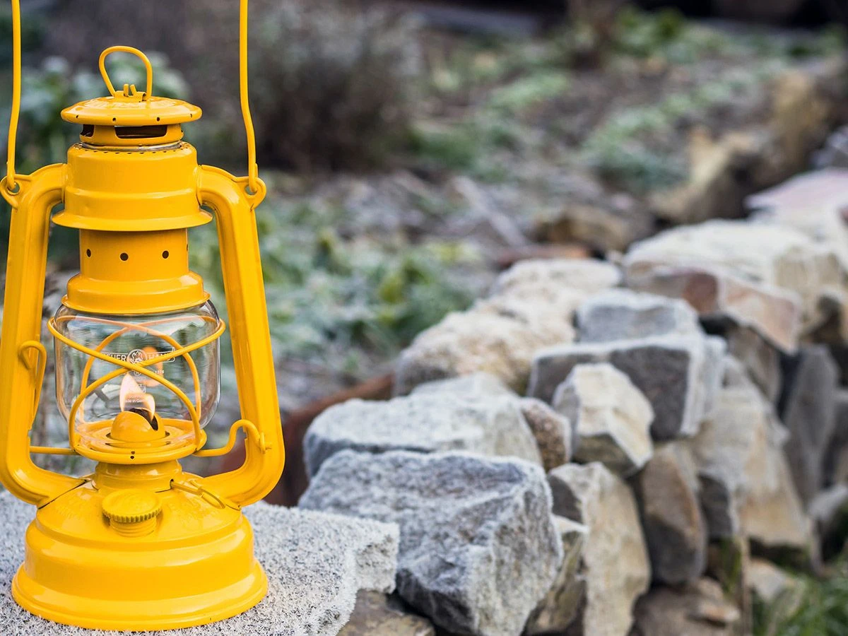 Feuerhand Baby Special 276 Signal Yellow Stormlamp 2 Feuerhand Baby Special 276 Signal Yellow Stormlamp - Afbeelding 2